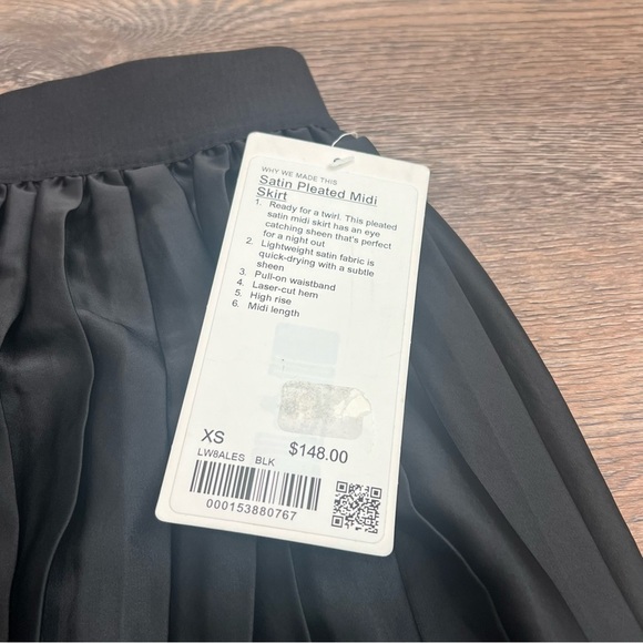 NWT Lululemon Satin Pleated Midi Skirt Black Size XS - Picture 4 of 12